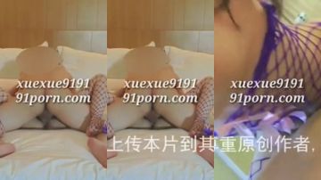 风骚瑜珈老师上我床~大奶压在我身上~我的鸡巴都硬了~!