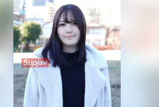 FC2PPV 3164678 【无修正】色白でおめめパッチリした黒髪スレンダーお姉さんの美マンに大量中出し