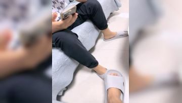 【妮子闺蜜】带漂亮闺蜜下海，双女一起双飞名场面，抓起大屌互舔，沙发上摇荡