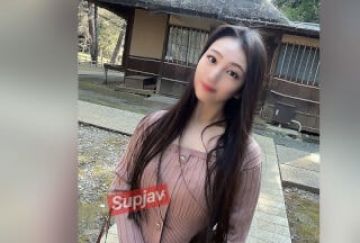 FC2PPV 3340997 初撮影・颜出し！！3日间限定1980pt！！大手旅行会社で働く积极的で好奇心旺盛な美人オフィスレディと公园