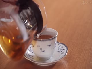 素人#KTKZ-101 メガネ地味子のクセに脱いだら巨乳なんて、オレっちは许さんぞ