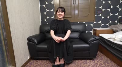 FC2PPV-4568999婚后与丈夫以外的其他人向年轻妻子展示他完全勃起的鸡巴以获得奖励